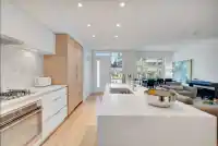 107 1500 FERN STREET - thumbnail 2
