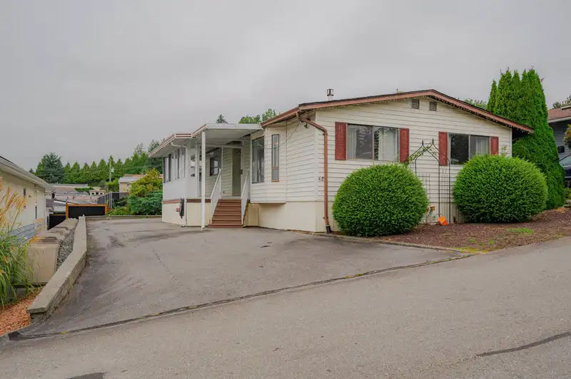 62 27111 0 AVENUE - photo 2 of 32