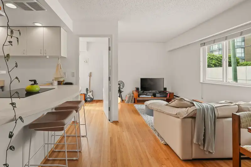 2 1235 W 10TH AVENUE - photo 2 of 22