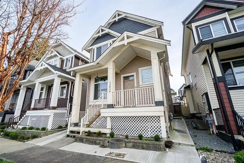 13916 60 AVENUE - photo 2 of 26