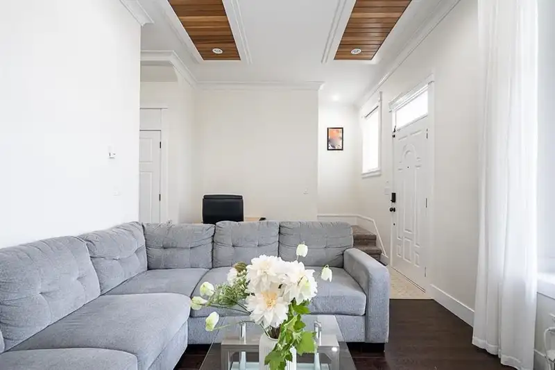 13916 60 AVENUE - photo 3 of 26