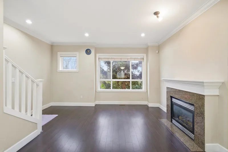 11 10999 STEVESTON HIGHWAY - photo 2 of 24