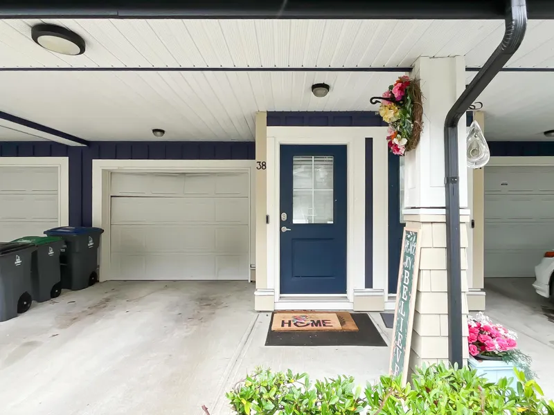 38 18199 70 AVENUE - photo 3 of 25