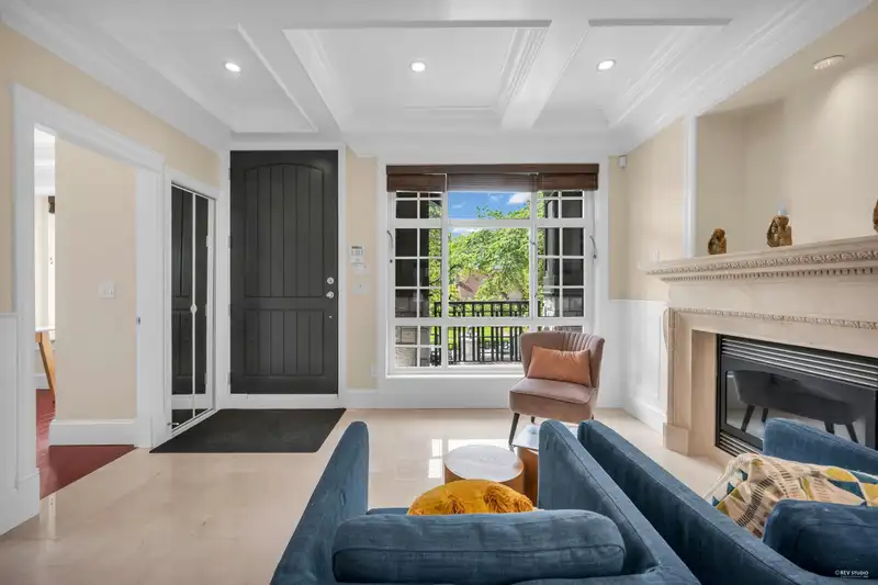 2663 E 6TH AVENUE - photo 3 of 40
