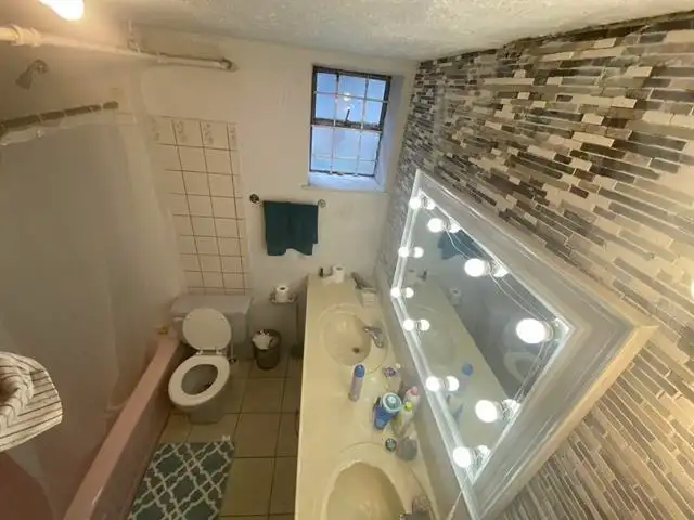 1462 E 1ST AVENUE - photo 3 of 9