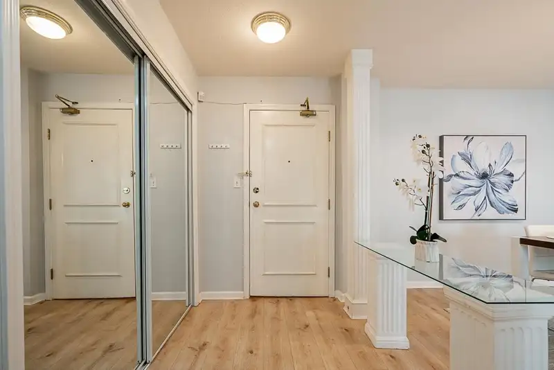 207 6363 121 STREET - photo 2 of 28