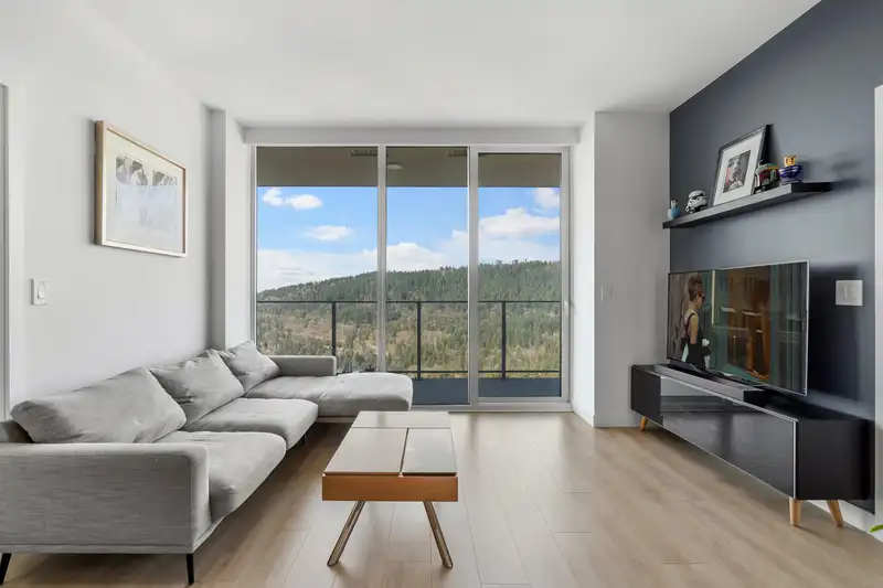 3402 567 CLARKE ROAD - photo 1 of 18