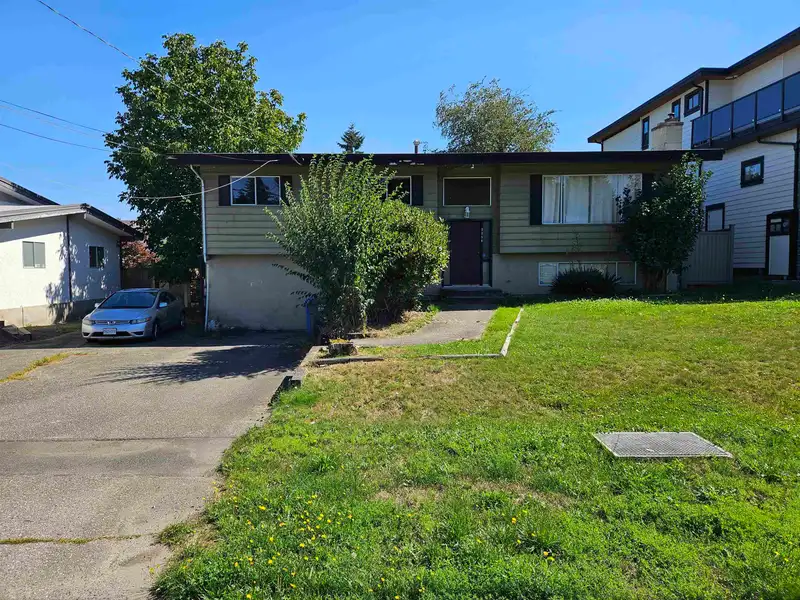 2258 BROADWAY STREET - photo 1 of 22