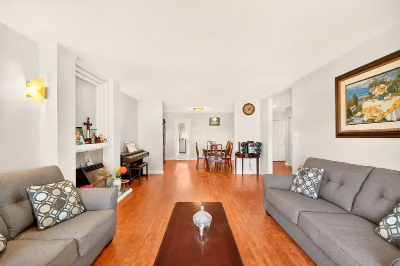 22637 FRASERBANK CRESCENT - photo 4 of 32