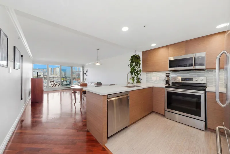 543 1515 W 2ND AVENUE - photo 3 of 25