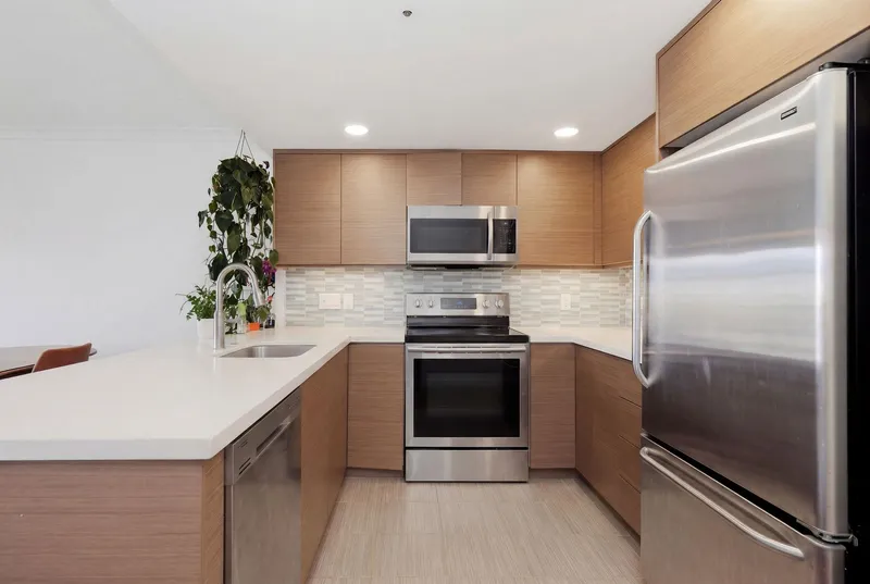 543 1515 W 2ND AVENUE - photo 4 of 25