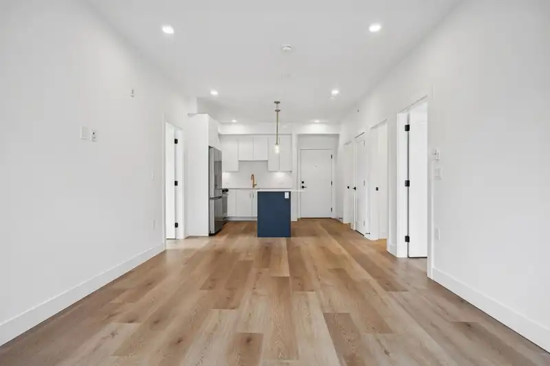 205 20286 72B AVENUE - photo 3 of 21