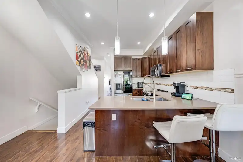 65 6945 185 STREET - photo 4 of 31