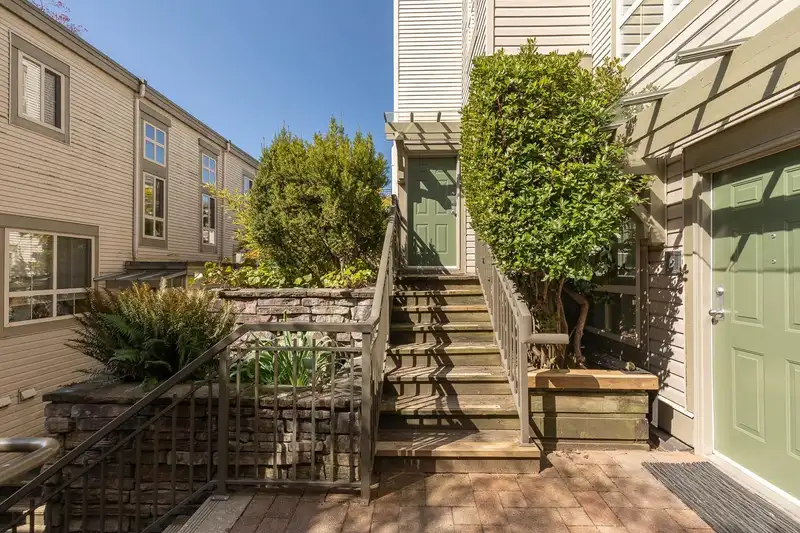 34 2375 W BROADWAY - photo 2 of 24