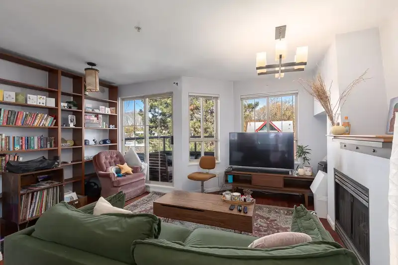 34 2375 W BROADWAY - photo 4 of 24