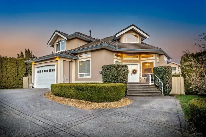 34743 PAKENHAM PLACE - photo 1 of 27