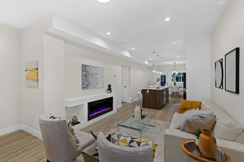 58 9652 162A STREET - photo 2 of 31