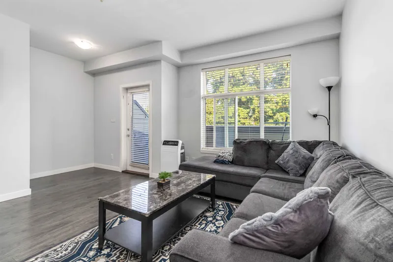 230 32095 HILLCREST AVENUE - photo 3 of 25