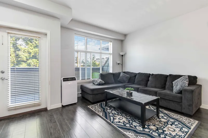 230 32095 HILLCREST AVENUE - photo 4 of 25