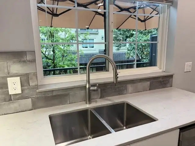 17 1561 BOOTH AVENUE - photo 4 of 36