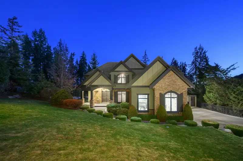 1062 MAGNOLIA WAY - photo 3 of 40