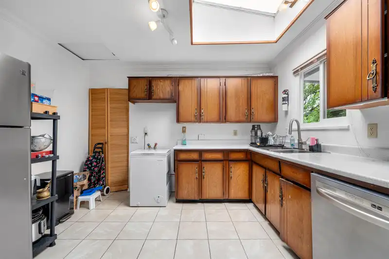 14330 MELROSE DRIVE - photo 4 of 40