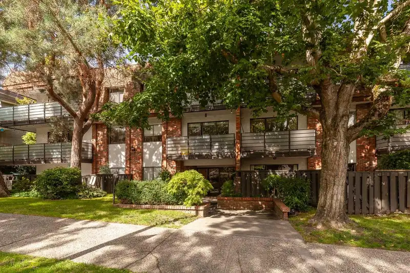 104 1933 W 5TH AVENUE - photo 2 of 17