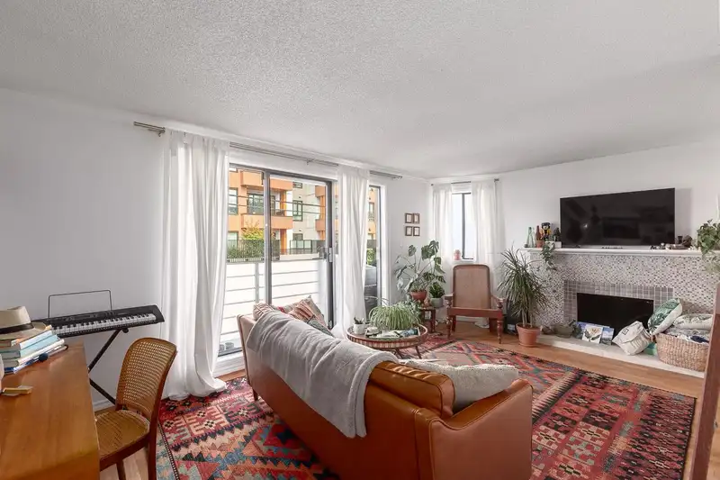 104 1933 W 5TH AVENUE - photo 4 of 17
