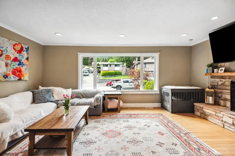 4632 HOSKINS ROAD - photo 3 of 40