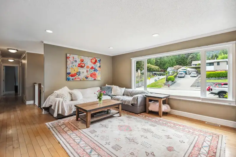 4632 HOSKINS ROAD - photo 4 of 40