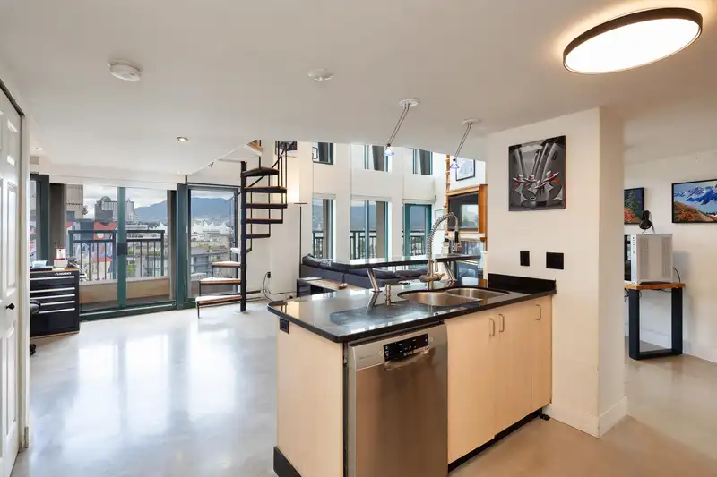 807 22 E CORDOVA STREET - photo 2 of 35