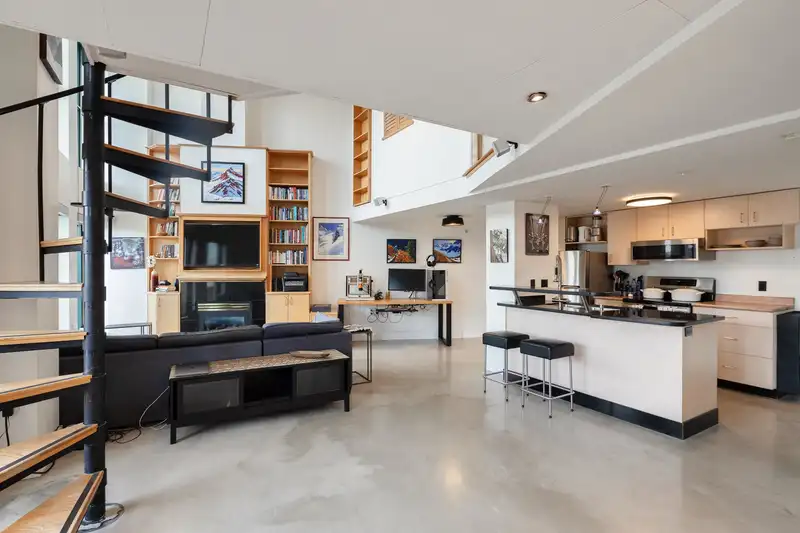 807 22 E CORDOVA STREET - photo 3 of 35