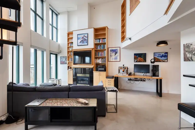 807 22 E CORDOVA STREET - photo 4 of 35