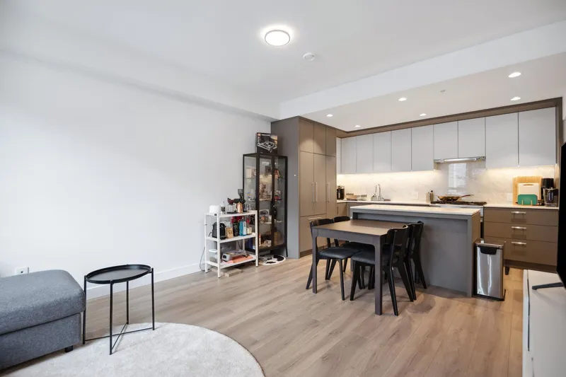 206 6085 IRMIN STREET - photo 4 of 25