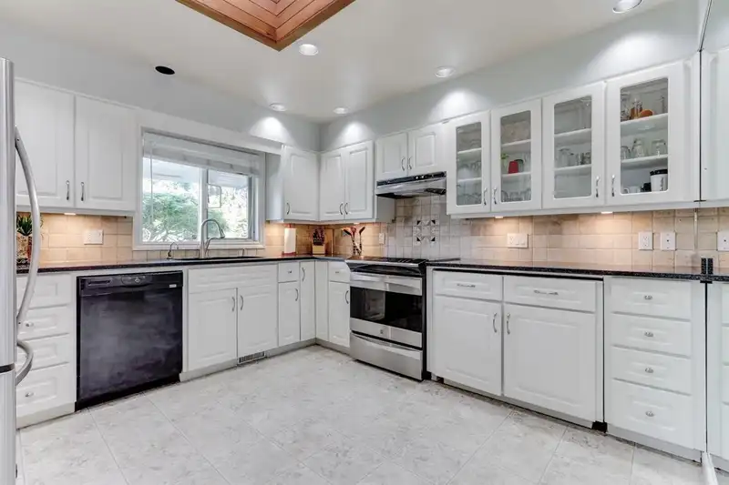 4652 WESLEY DRIVE - photo 3 of 30