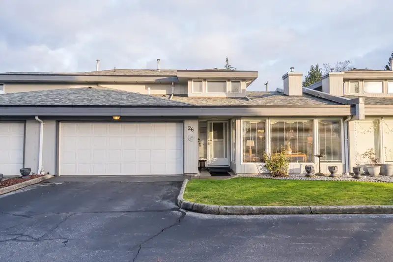 26 16180 86 AVENUE - photo 1 of 31