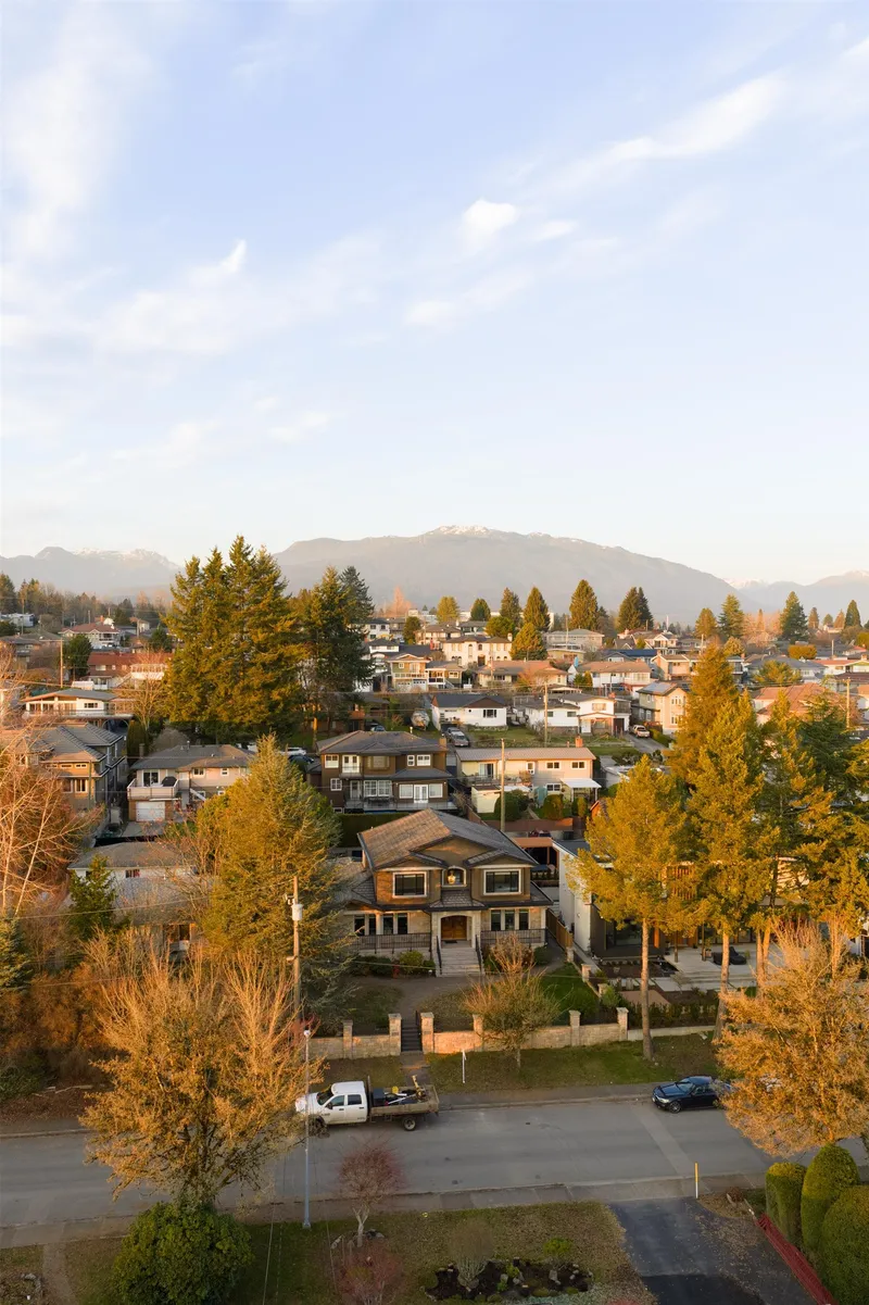 6185 GRANT STREET - photo 2 of 25