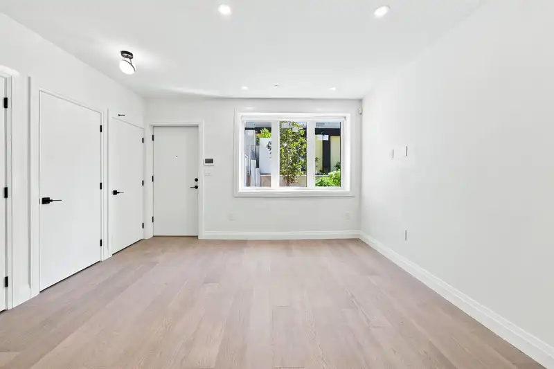 6166 GRANVILLE STREET - photo 3 of 40