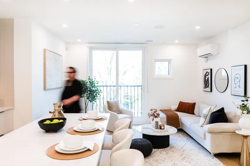 122 1552 E 3RD AVENUE - photo 4 of 25