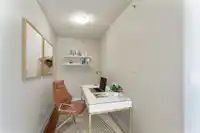 203 2959 GLEN DRIVE - thumbnail 3