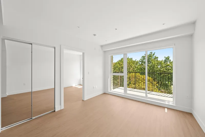 505 2235 E BROADWAY - photo 3 of 20