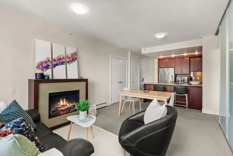 701 158 W 13TH STREET - photo 2 of 24