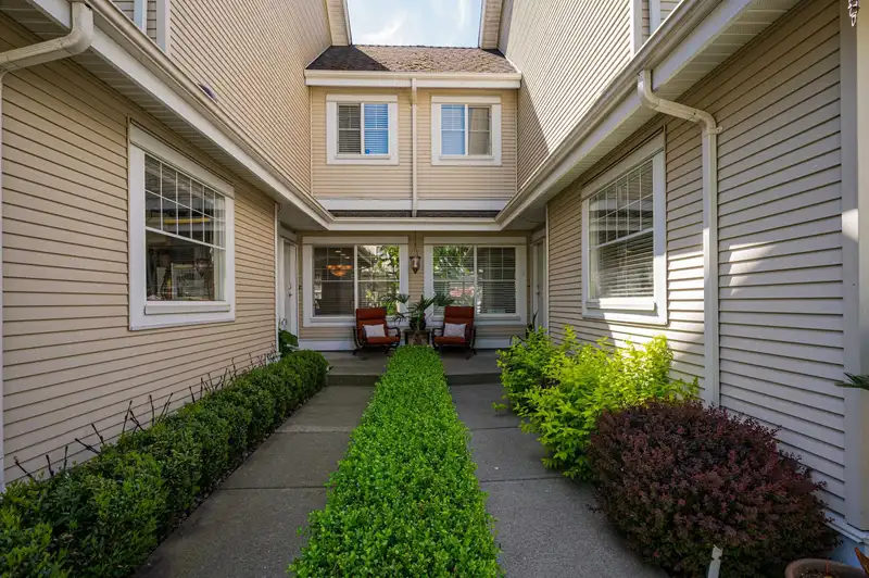 55 17097 64 AVENUE - photo 2 of 40