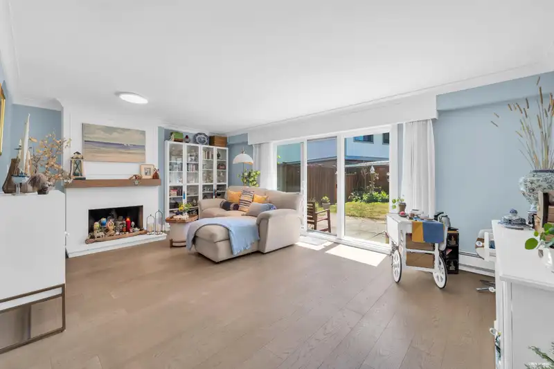 23 11551 KINGFISHER DRIVE - photo 4 of 40