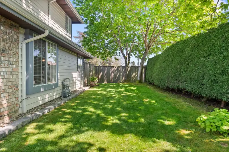 16 4411 WILLIAMS ROAD - photo 3 of 40