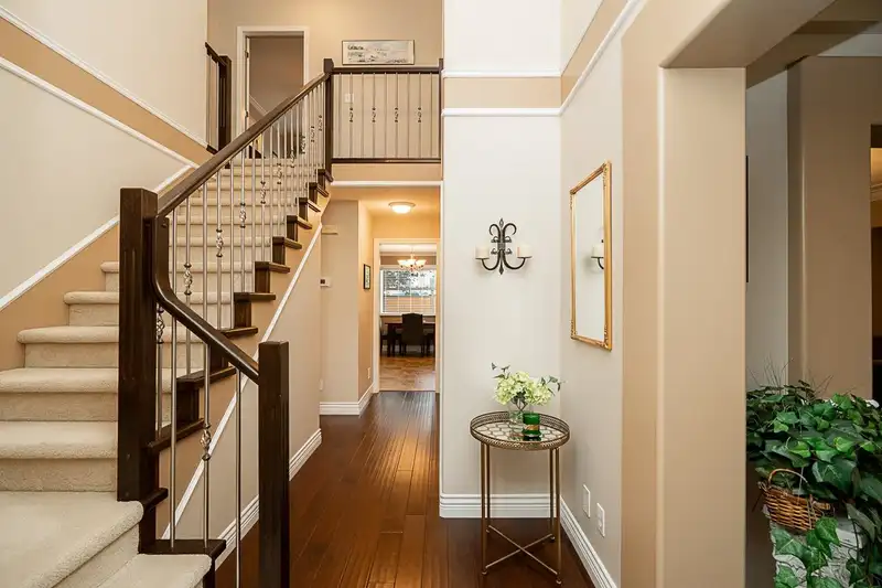 18866 65 AVENUE - photo 3 of 40