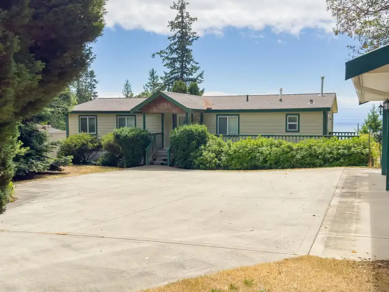 8097 REDROOFFS ROAD - photo 2 of 36