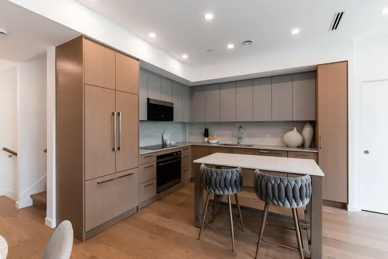 1 60 E 17TH AVENUE - photo 3 of 40