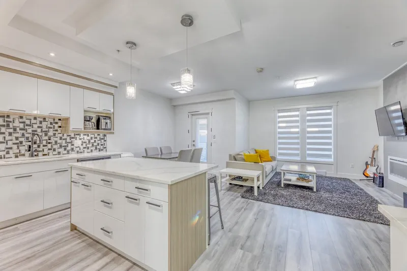 3 1526 GRANT AVENUE - photo 4 of 25