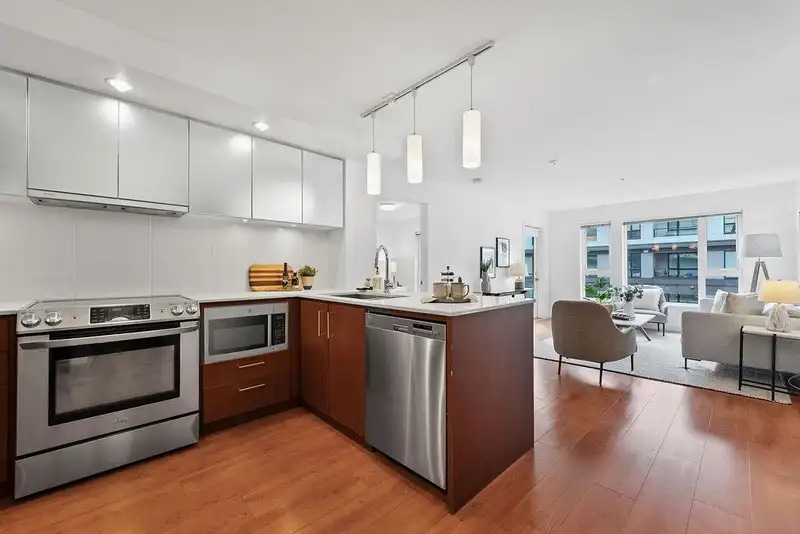 304 221 E 3RD STREET - photo 3 of 27